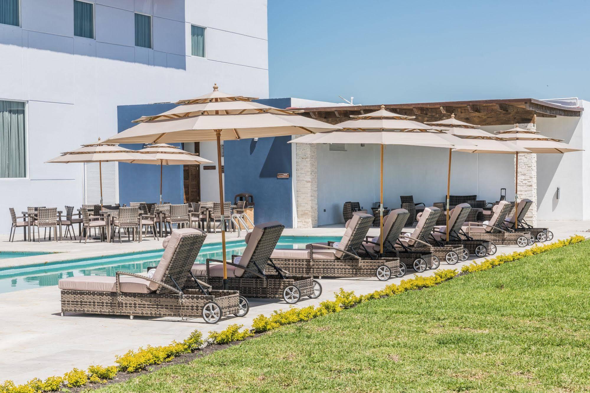 Hampton Inn & Suites By Hilton Salamanca Bajio Eksteriør bilde