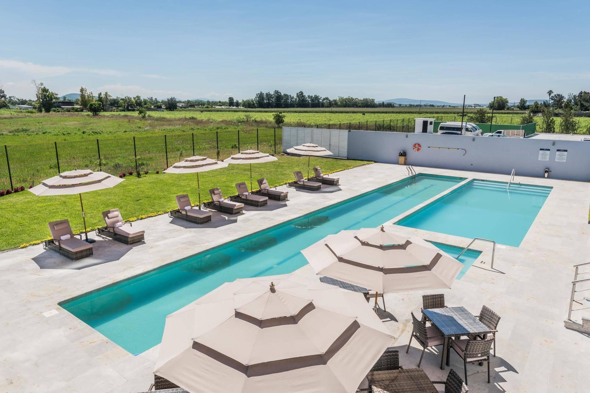 Hampton Inn & Suites By Hilton Salamanca Bajio Eksteriør bilde