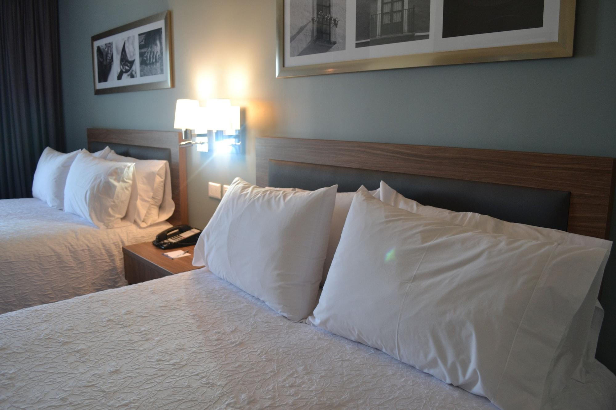 Hampton Inn & Suites By Hilton Salamanca Bajio Eksteriør bilde