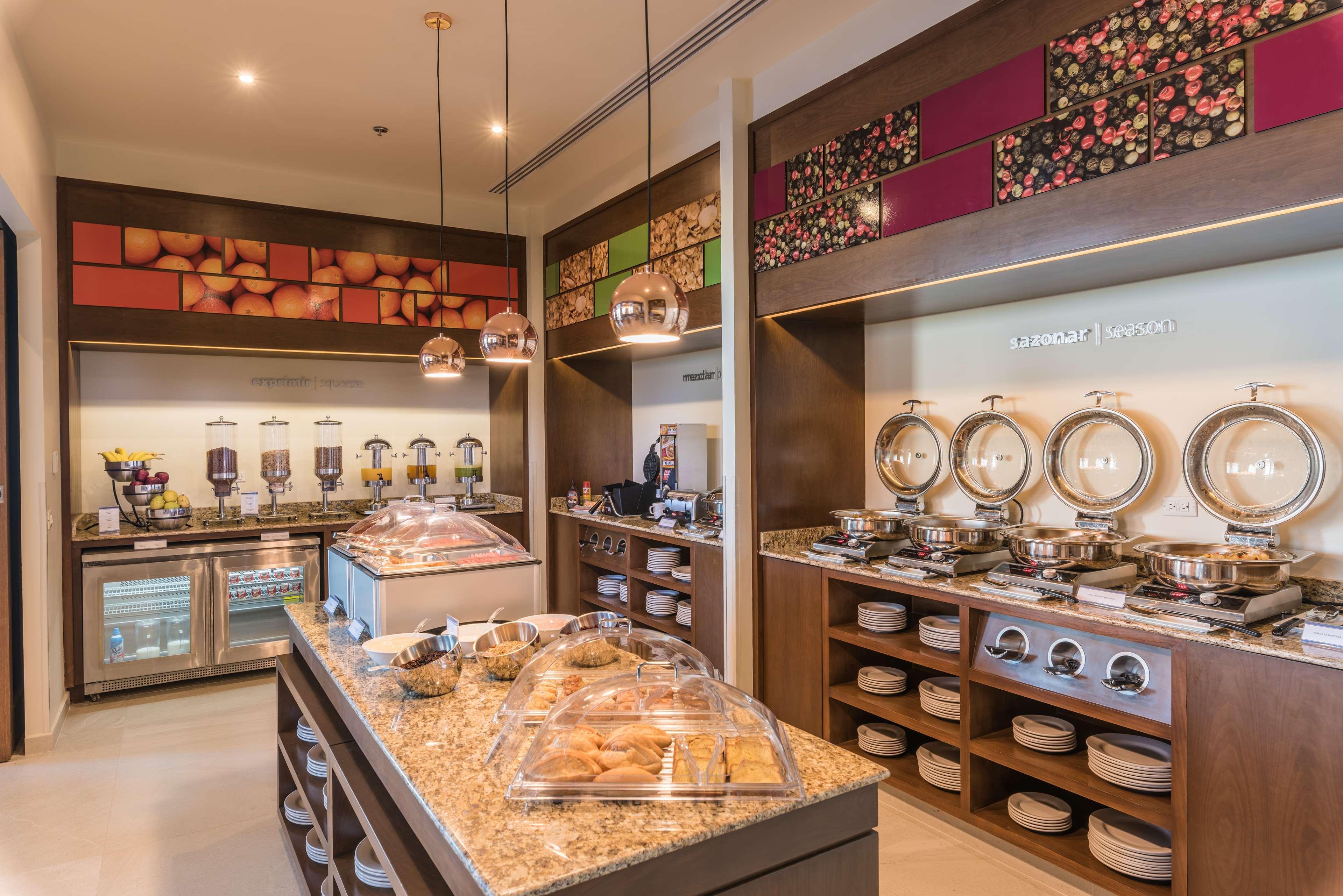 Hampton Inn & Suites By Hilton Salamanca Bajio Eksteriør bilde