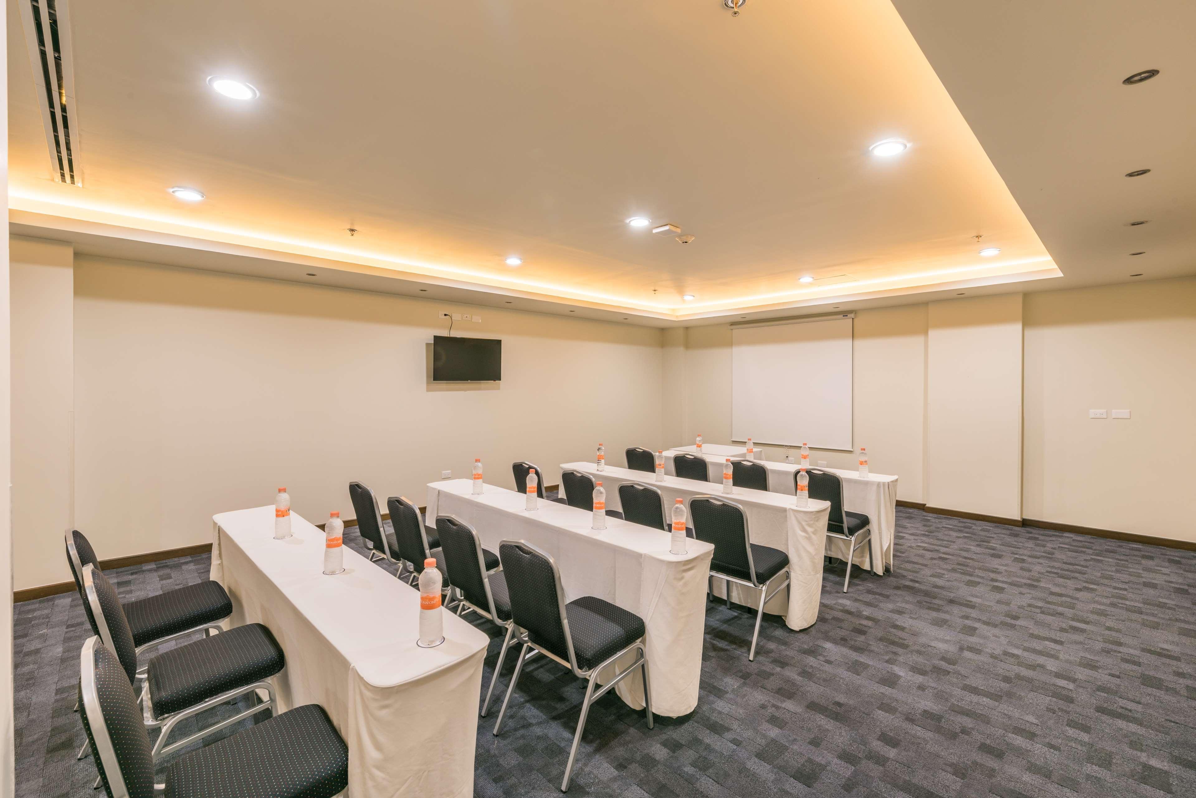 Hampton Inn & Suites By Hilton Salamanca Bajio Eksteriør bilde