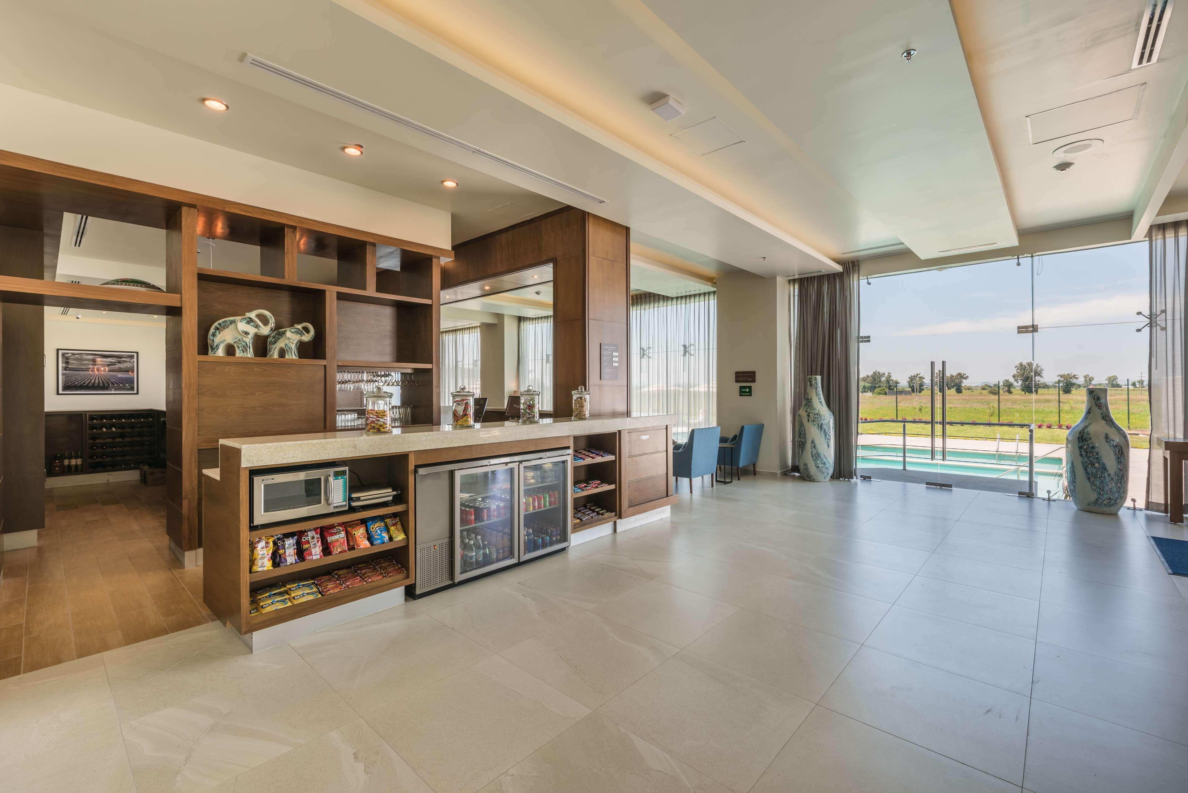 Hampton Inn & Suites By Hilton Salamanca Bajio Eksteriør bilde