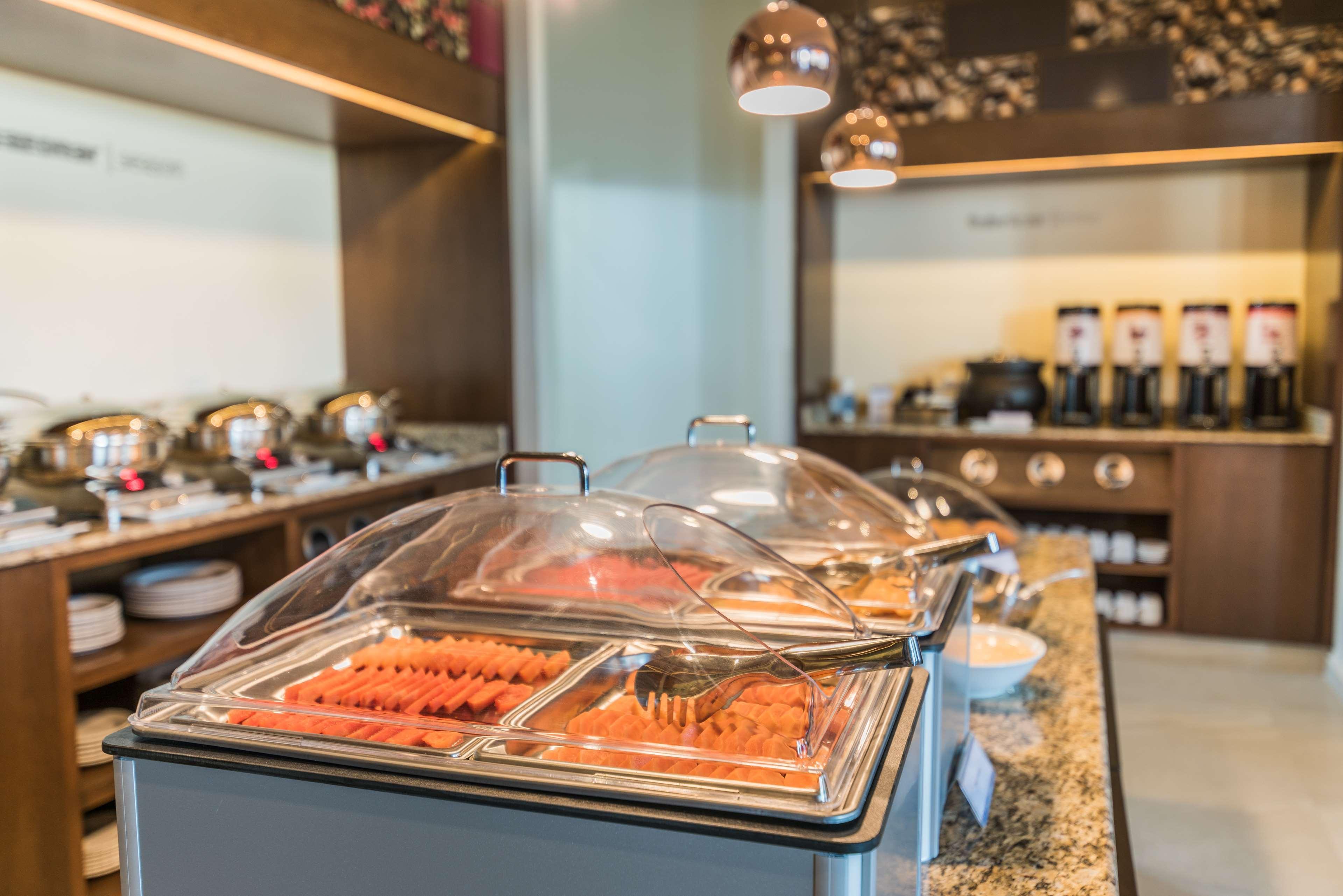 Hampton Inn & Suites By Hilton Salamanca Bajio Eksteriør bilde