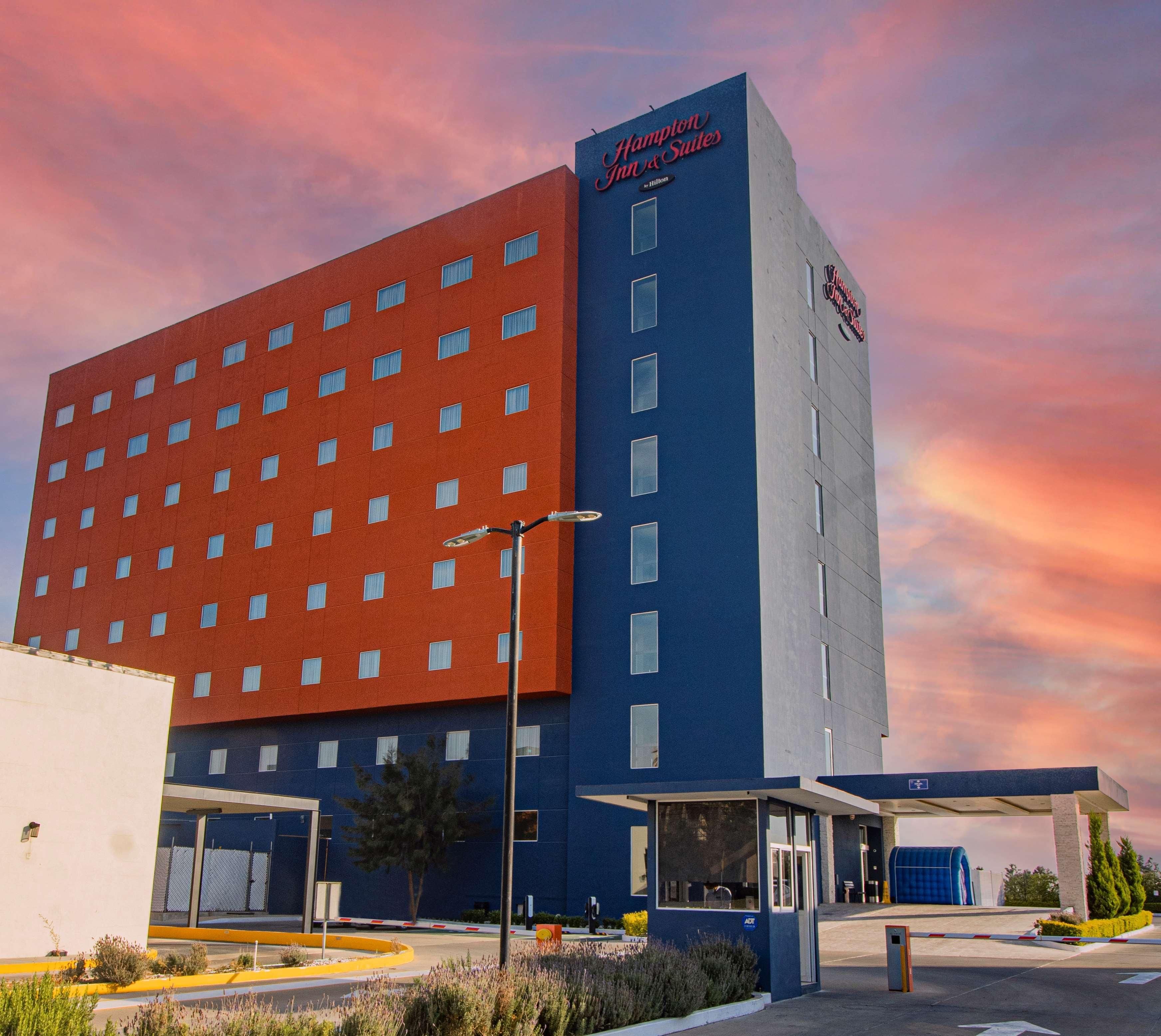 Hampton Inn & Suites By Hilton Salamanca Bajio Eksteriør bilde