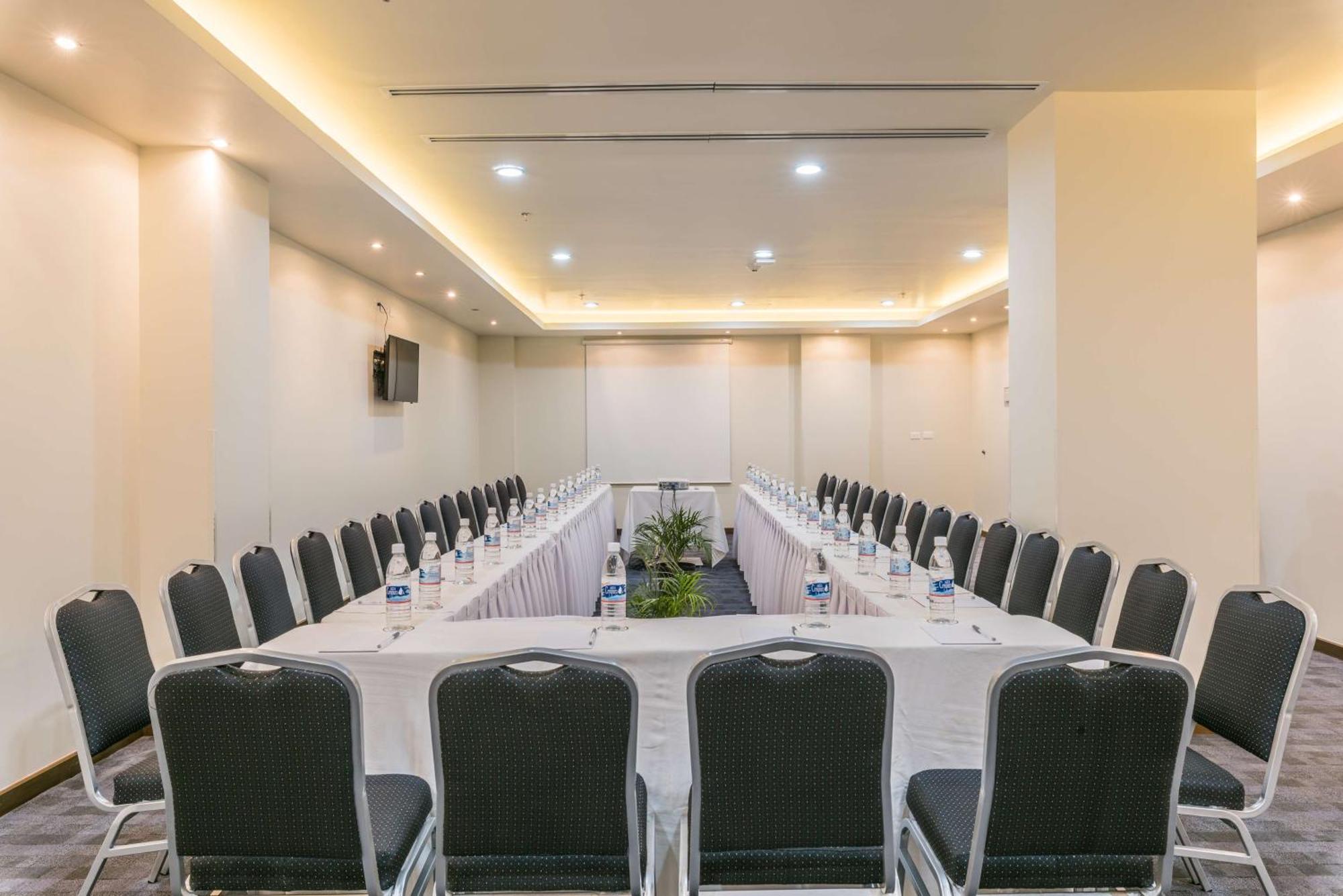 Hampton Inn & Suites By Hilton Salamanca Bajio Eksteriør bilde