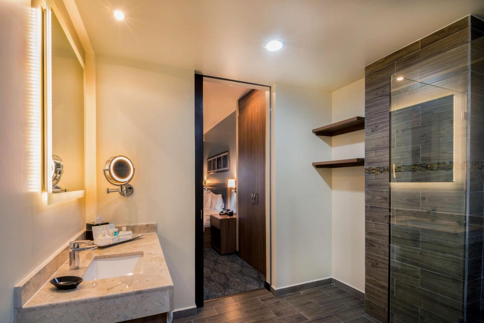 Hampton Inn & Suites By Hilton Salamanca Bajio Eksteriør bilde