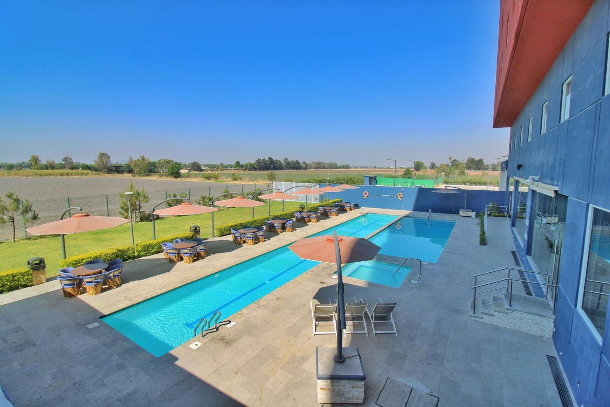 Hampton Inn & Suites By Hilton Salamanca Bajio Eksteriør bilde