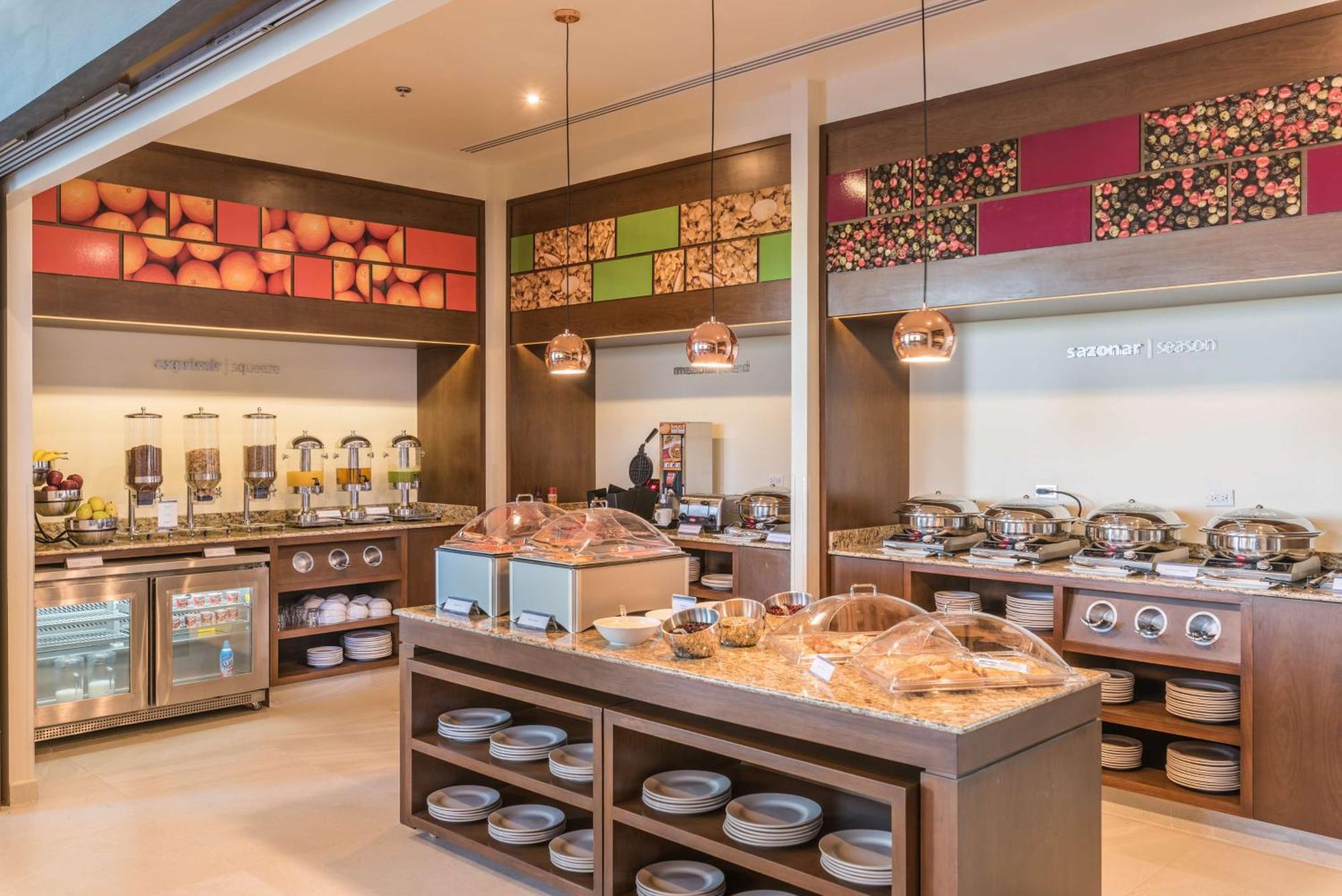 Hampton Inn & Suites By Hilton Salamanca Bajio Eksteriør bilde