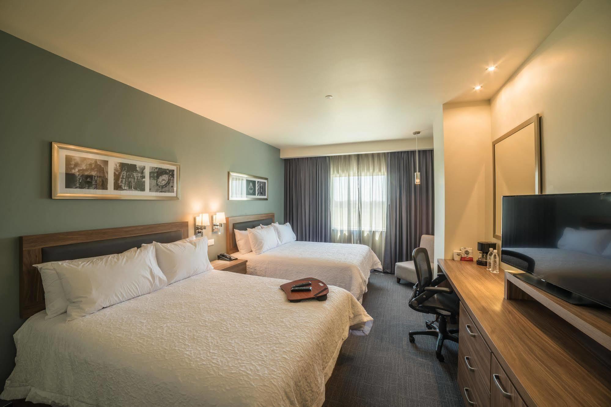 Hampton Inn & Suites By Hilton Salamanca Bajio Eksteriør bilde