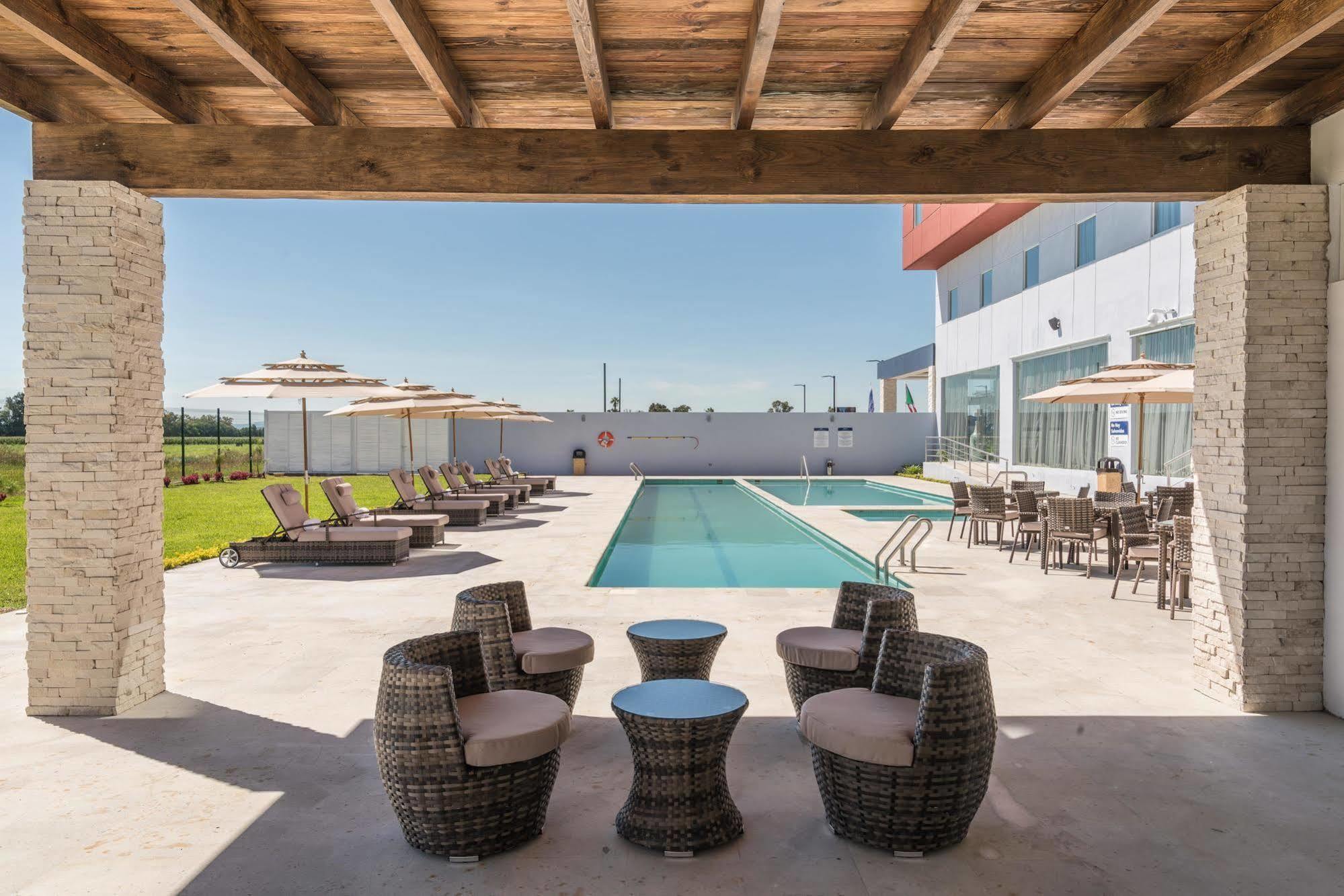 Hampton Inn & Suites By Hilton Salamanca Bajio Eksteriør bilde